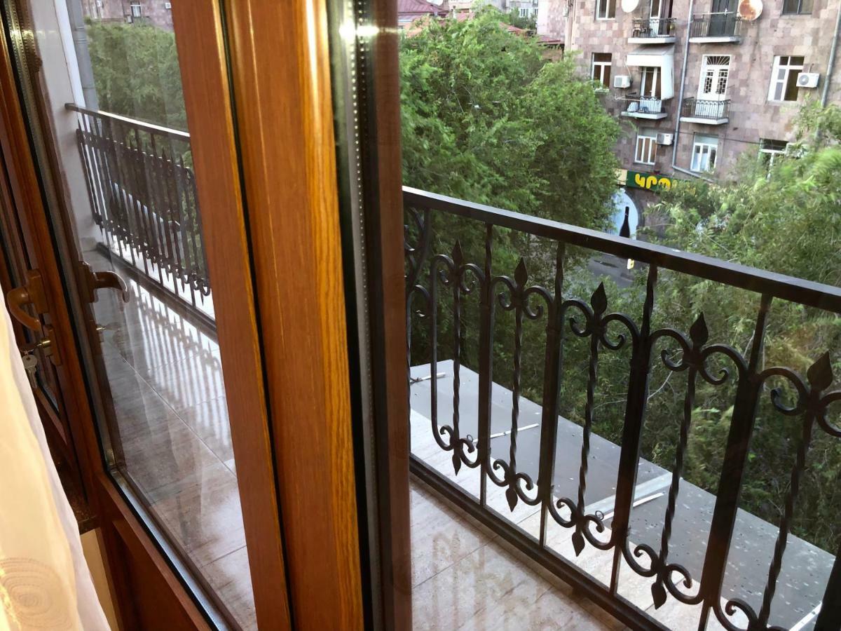 Luxury Tumanyan Apartment Erivan Exterior foto